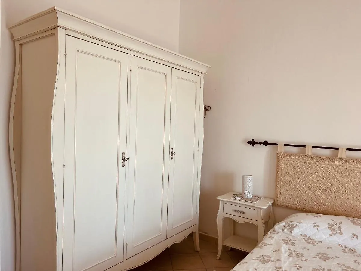 Villa A Golfo Aranci Con Vista Su Tavolara Marinella